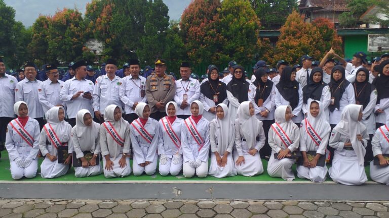 Sat Binmas Polres Pasuruan Gencarkan Program “Go To School” untuk Cegah Kenakalan Remaja dan Narkoba di Sekolah