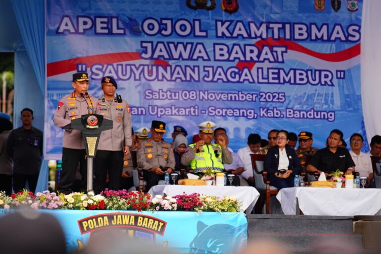 Kapolri Pimpin Apel Ojol Kamtibmas di Jabar: Bersatu Padu Jaga Keamanan