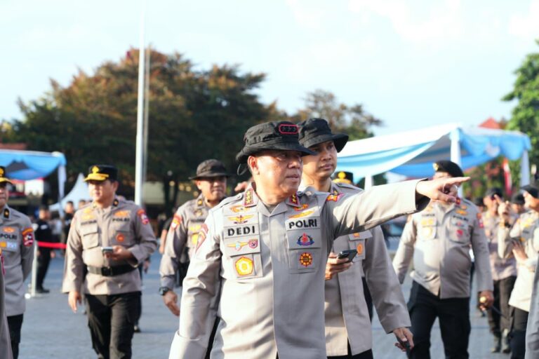 Wakapolri Komjen Dedi Prasetyo Raih Penghargaan Kepemimpinan Publik dari Fakultas Hukum Universitas Brawijaya*